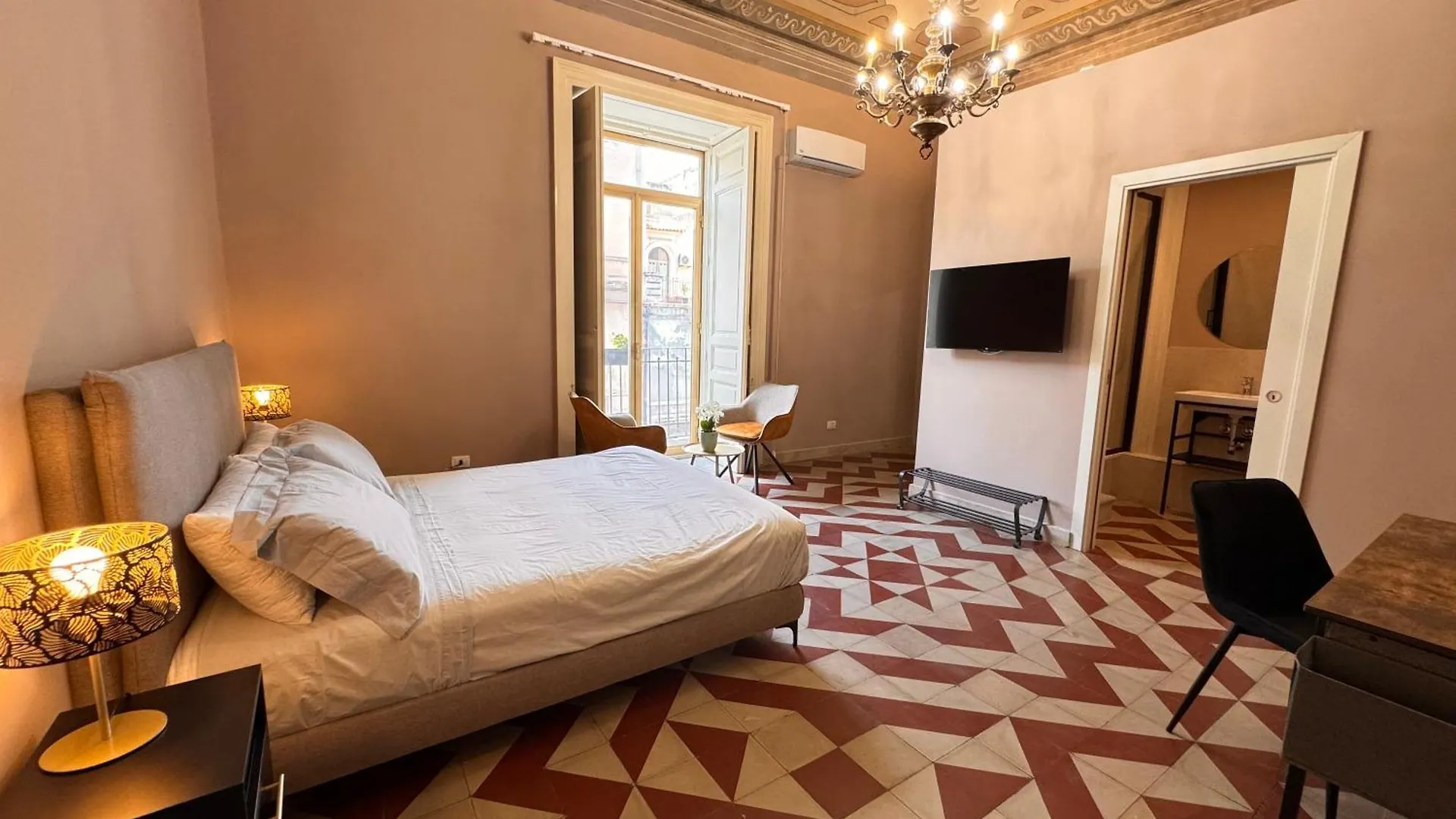 فندق مبيت وإفطار كاتانيا Dimore Del Plebiscito B&B إيطاليا